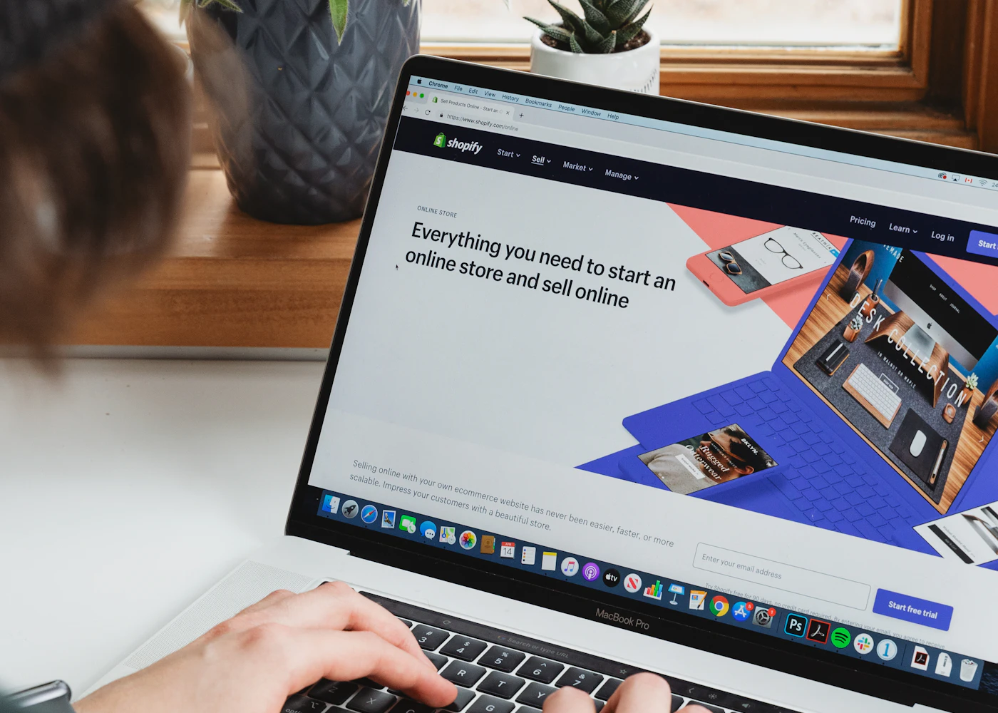 Portátil mostrando una página web